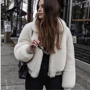 Zara Faux Fur Puffy Off White Cropped Jacket. NWOT Size Large.